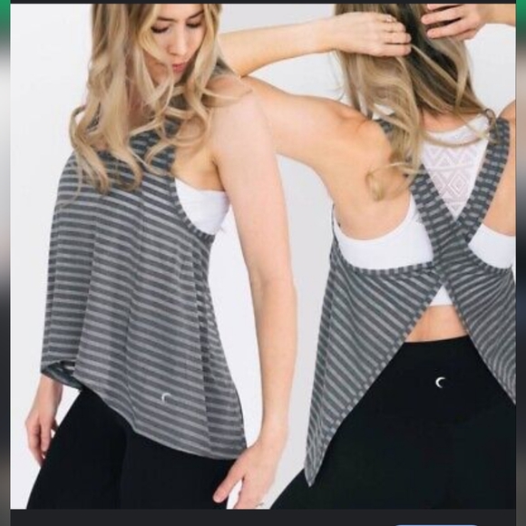 ZYIA Tops - NWOT Zyia Nimbus Split Back Tank Grey Women’s Size Medium
